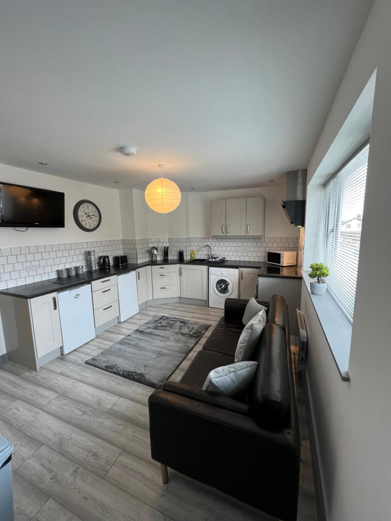 Cosy Modern Apartment Warrington Extérieur photo
